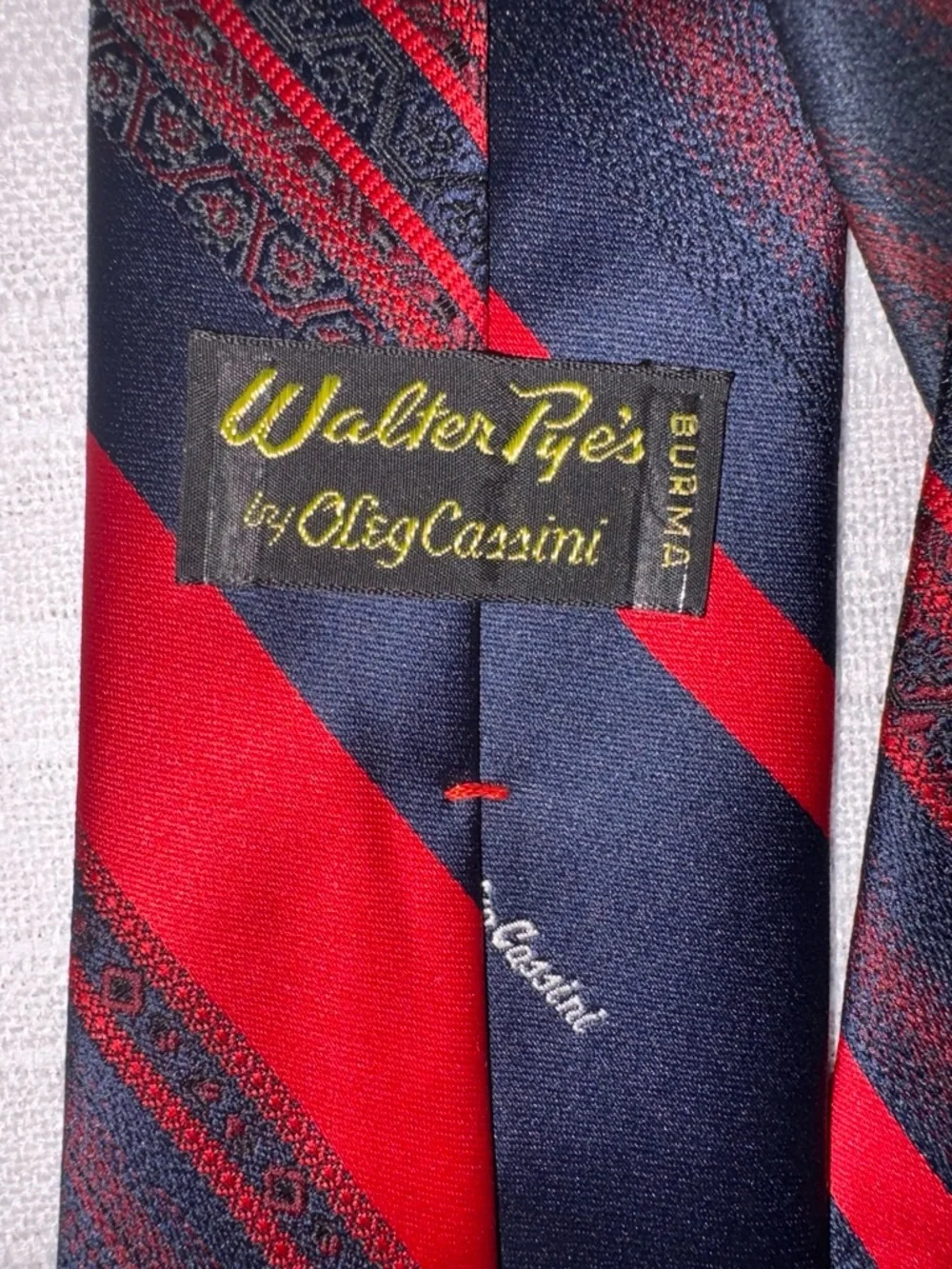 Vintage 70s Oleg Cassini Burma Tie Walter Pye's Striped Navy Red EUC